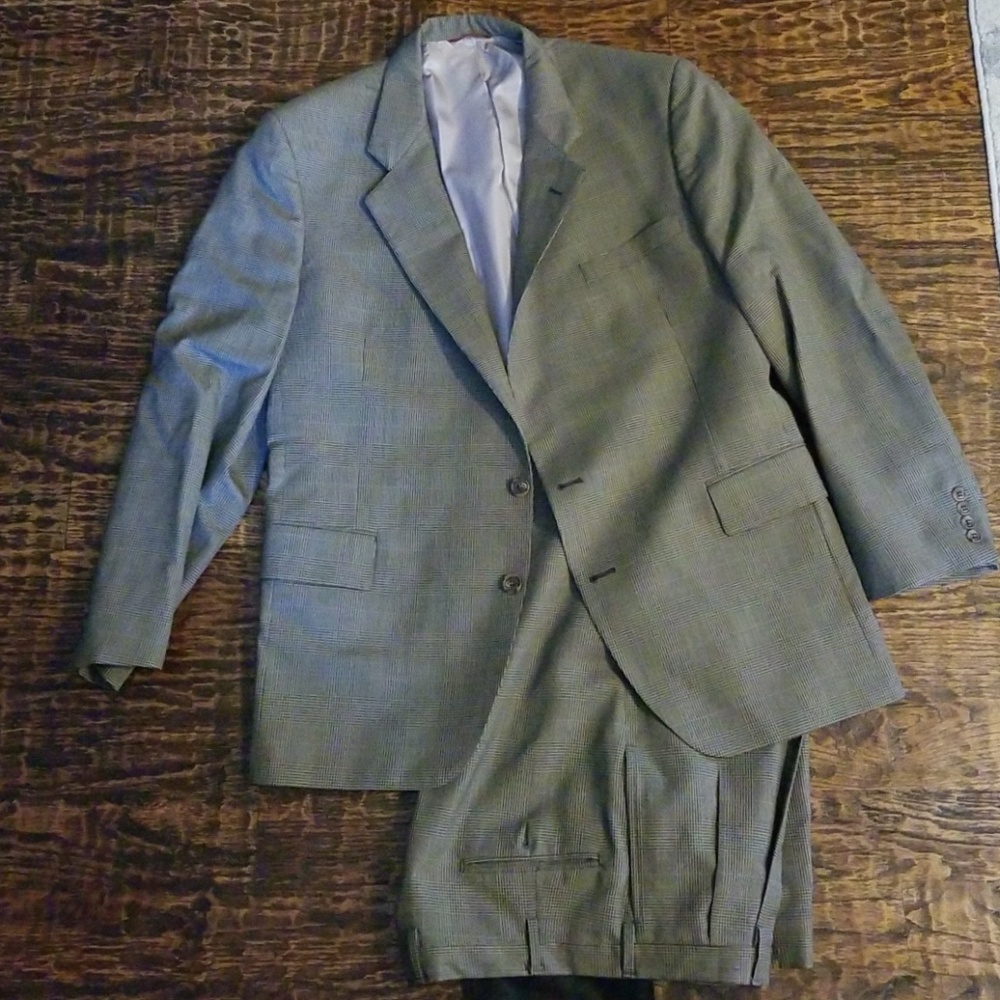 MENS SUITE
